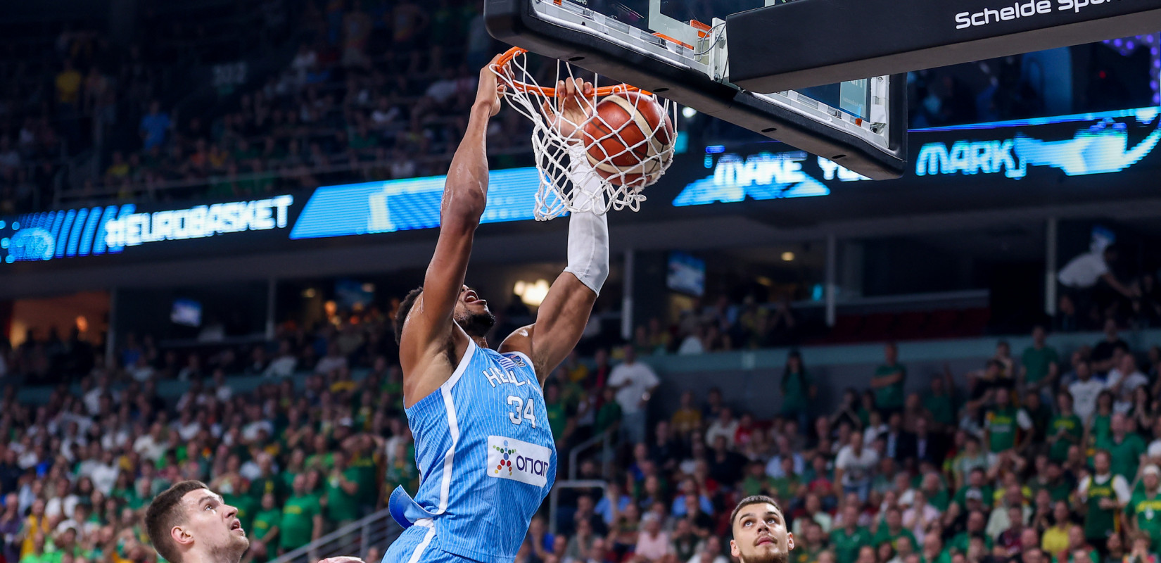 Ευρωμπάσκετ: Η Ελλάδα ξόρκισε κατάρα 16 ετών, «καθάρισε» τη Λιθουανία και πάει σε σπουδαίο ημιτελικό με την Τουρκία (βίντεο) Ευρωμπάσκετ: Η Ελλάδα ξόρκισε κατάρα 16 ετών, «καθάρισε» τη Λιθουανία και πάει σε σπουδαίο ημιτελικό με την Τουρκία (βίντεο)