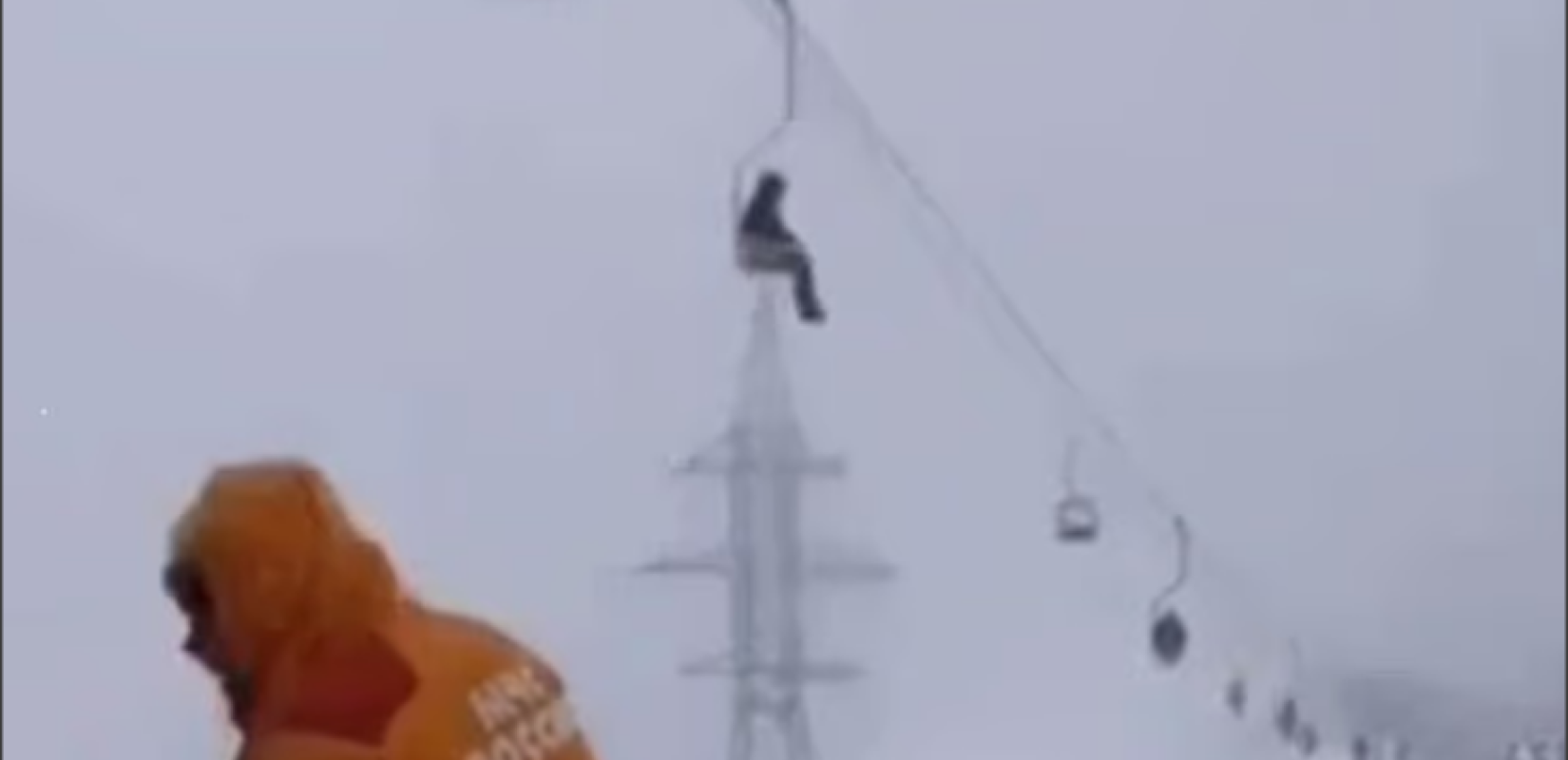 Ρωσία: Έσπασε καλώδιο τελεφερίκ και τουρίστες έπεσαν πάνω σε βράχους - Τρεις νεκροί και εννέα τραυματίες (βίντεο)