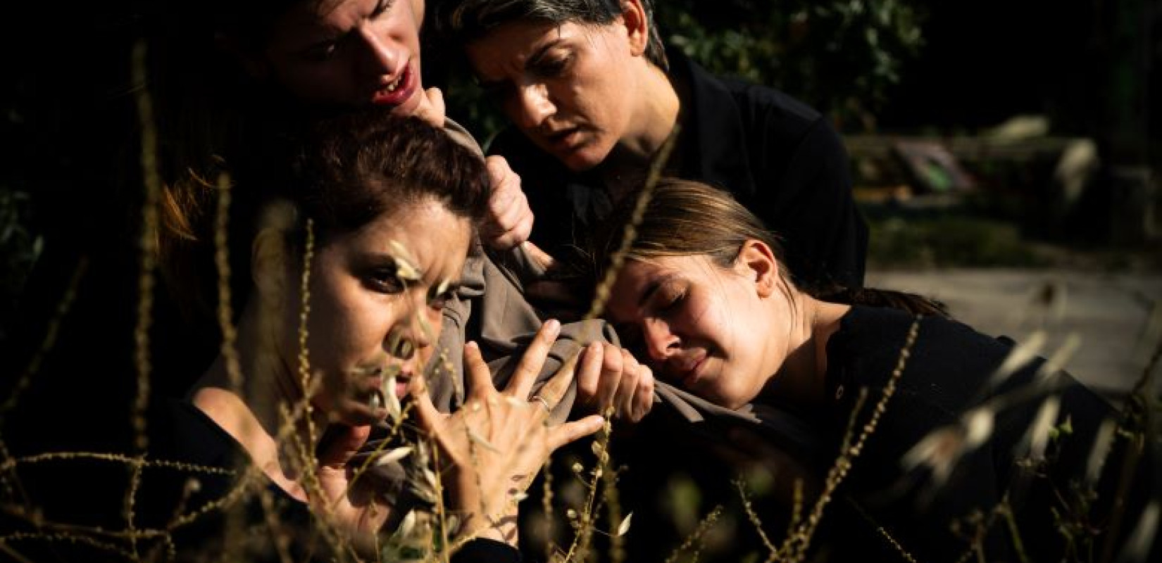 Θεσσαλονίκη: «Duende / Μονάχα αίμα ανθίζει εδώ», ένα έργο-κραυγή για τον εμφύλιο σπαραγμό για τρεις παραστάσεις
