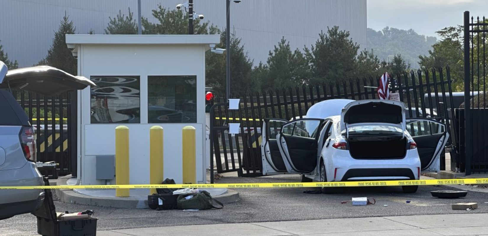 Πίτσμπουργκ: Αυτοκίνητο έπεσε στην πύλη του FBI - Τρομοκρατική ενέργεια βλέπουν οι αρχές