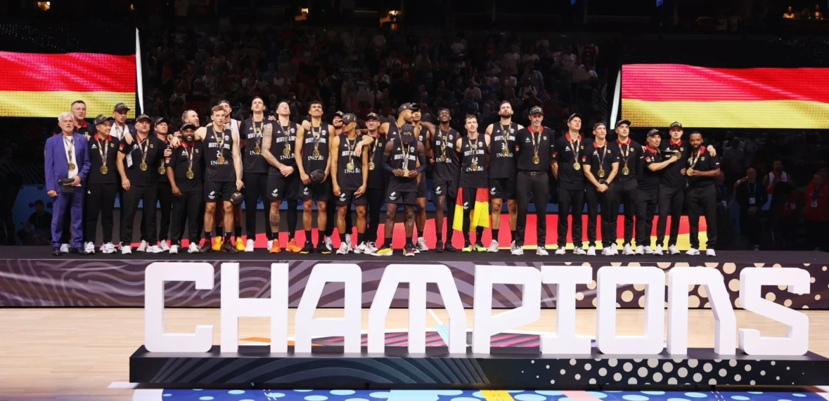 Μπάσκετ: Ο Σρέντερ «εκτέλεσε» την Τουρκία και η Γερμανία στέφθηκε πρωταθλήτρια Ευρώπης (βίντεο)