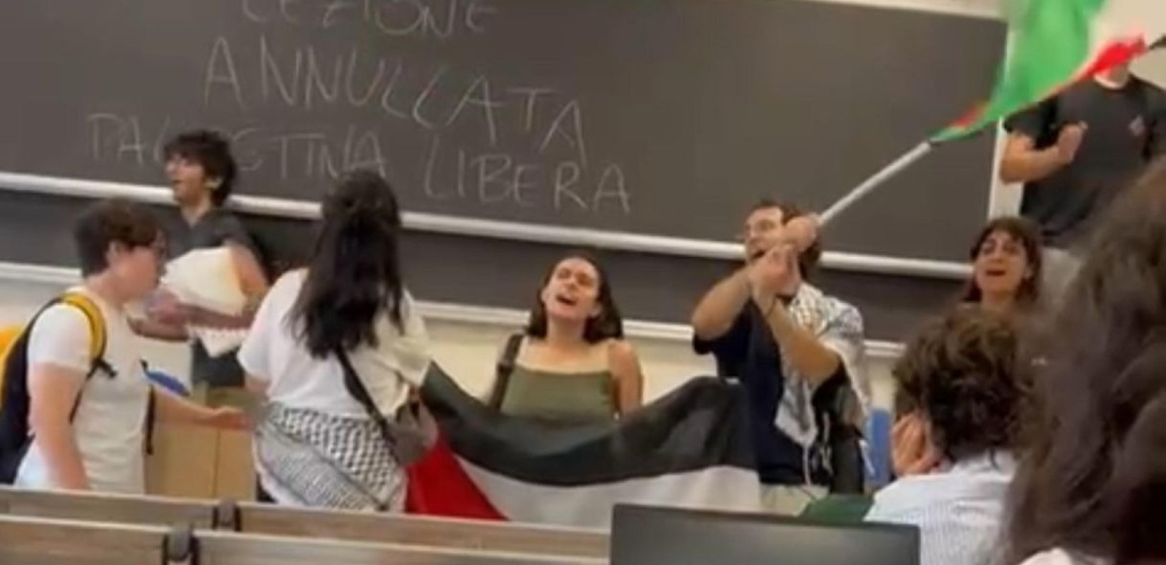 Πανεπιστήμιο της Πίζας: Φοιτητές που διαμαρτύρονταν υπέρ της Παλαιστίνης τραυμάτισαν καθηγητή - Δείτε βίντεο