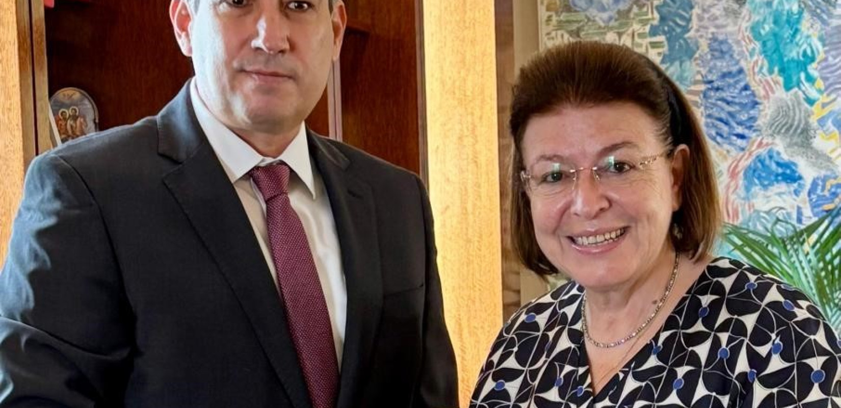 ΥΠΠΟ: Συνάντηση της Λ. Μενδώνη με τον πρέσβη του Περού στην Αθήνα