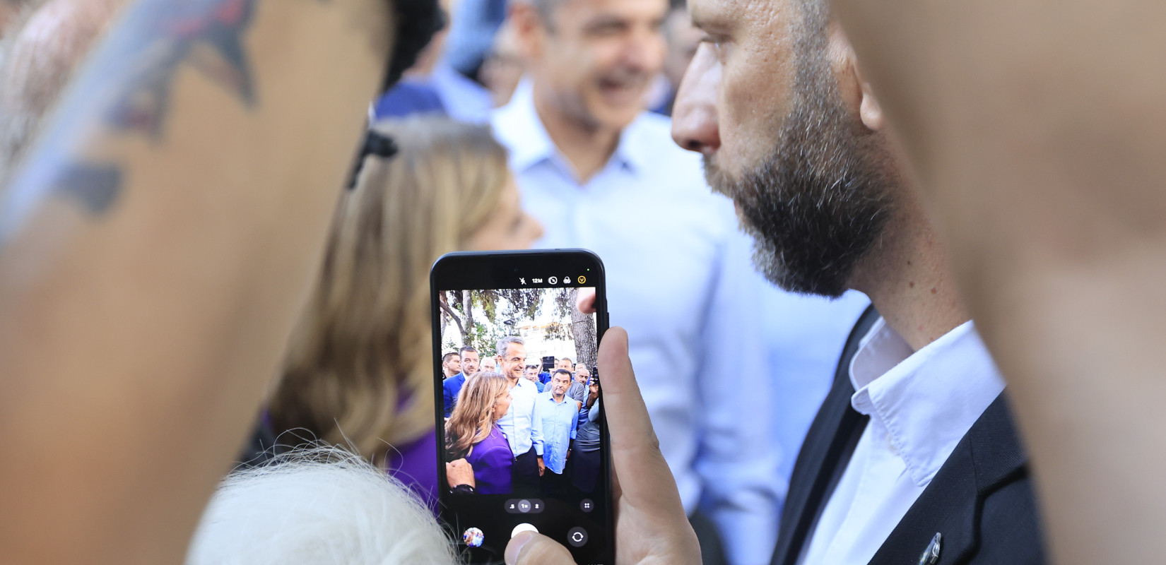 Μπροστά σε ένα δύσκολο πολιτικά φθινόπωρο ο Κυριάκος Μητσοτάκης. Γράφει ο Μποξέρ*