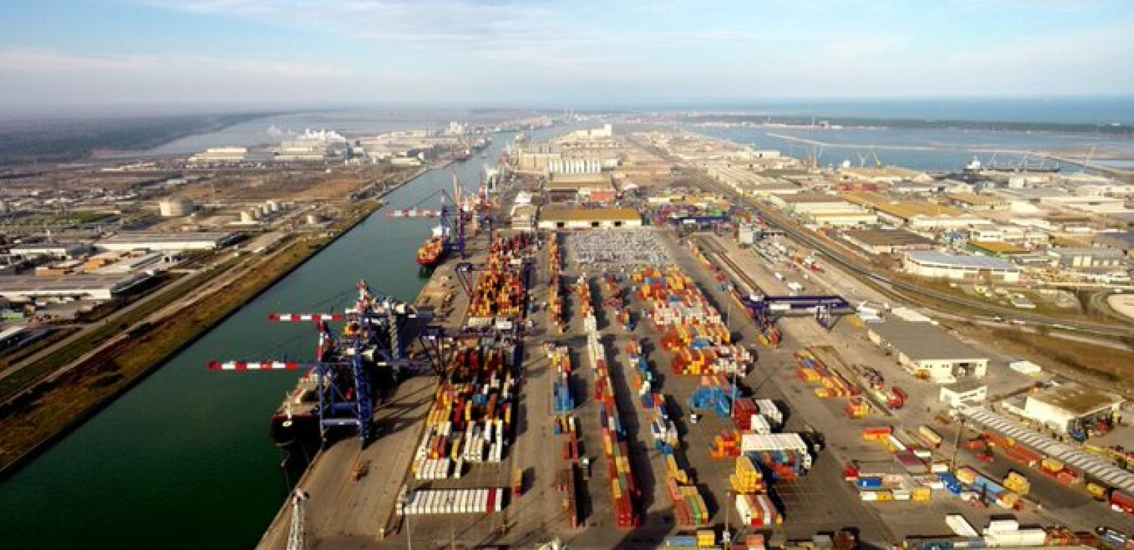 Ιταλία: «Mπλόκο» εργαζομένων στο λιμάνι της Ραβένα σε κοντέινερ με πυρομαχικά με προορισμό το Ισραήλ