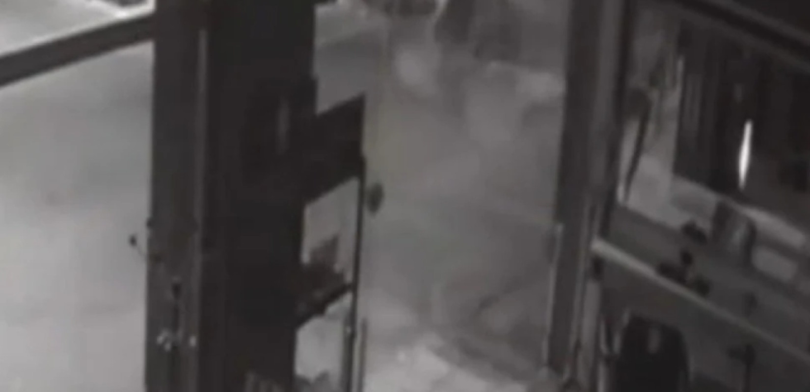 Θεσσαλονίκη: Έχασε τον έλεγχο, τούμπαρε το Ι.Χ. και βγήκε από το πορτμπαγκάζ σαν κασκαντέρ (βίντεο)