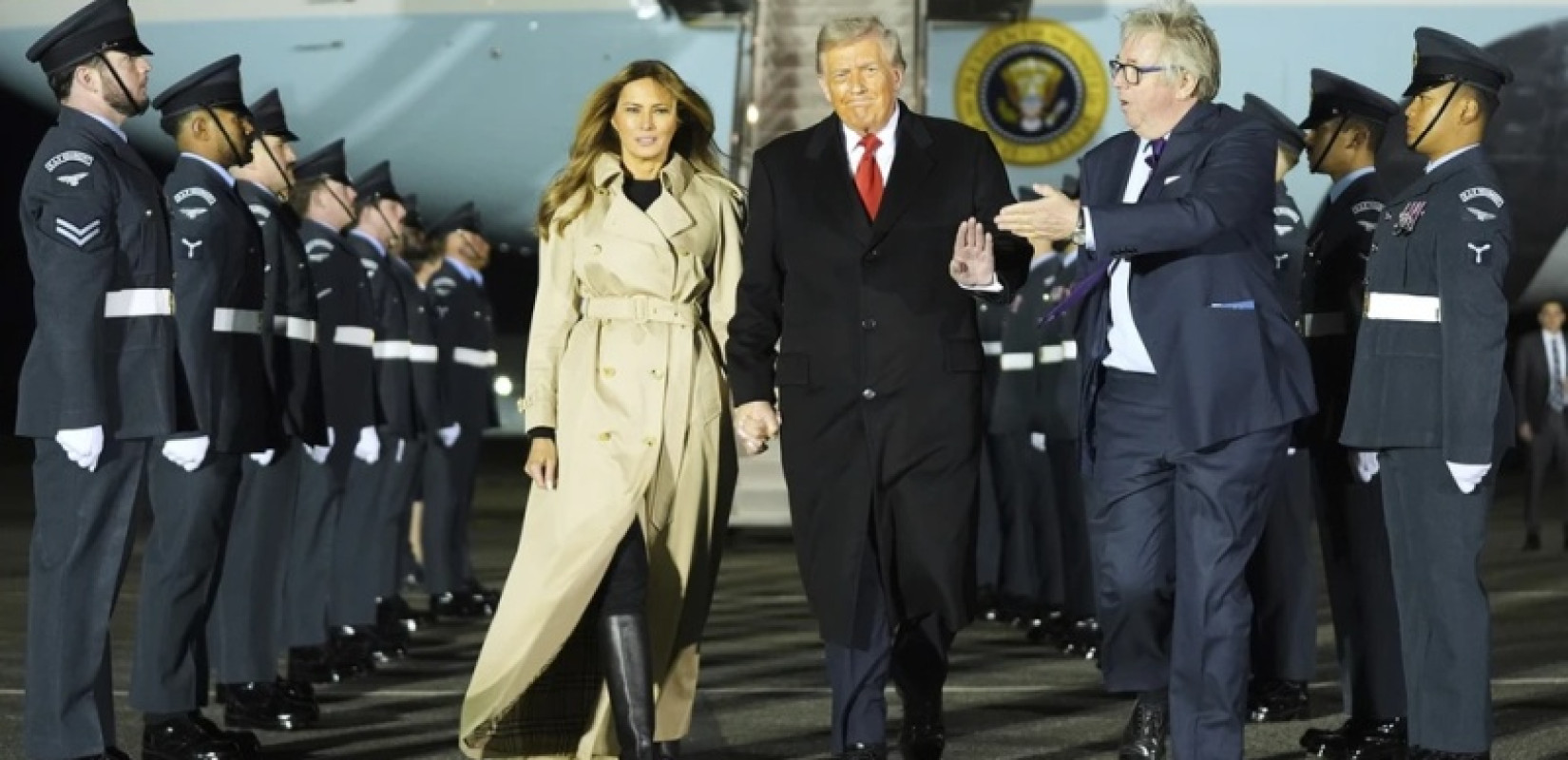 Στο Λονδίνο ο Ντόναλντ και η Μελάνια Τραμπ: Δεύτερη επίσημη πρόσκληση από το παλάτι (βίντεο)
