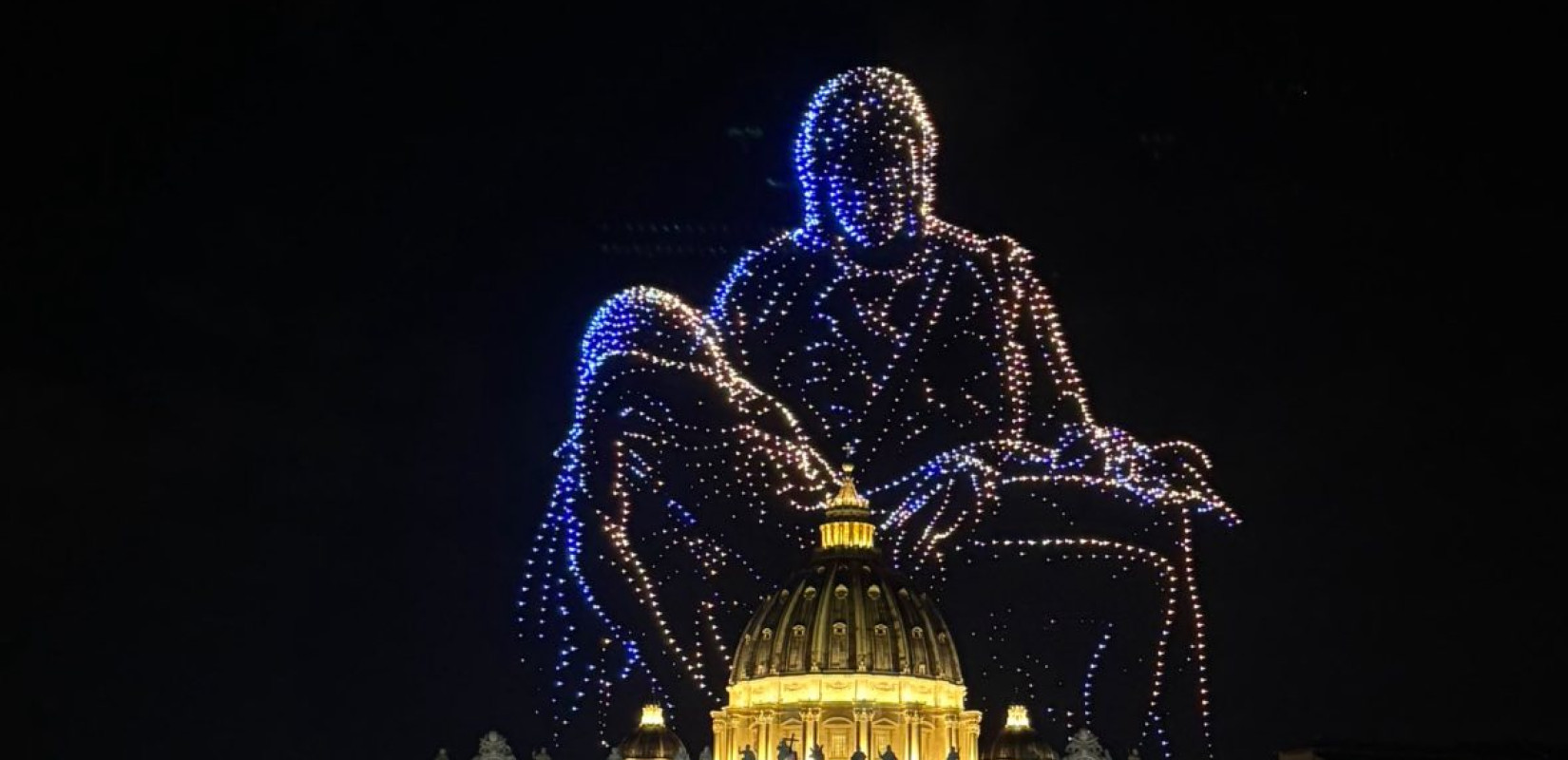 Βατικανό: Τα έργα του Μιχαήλ Αγγέλου στον ουρανό της Ρώμης από 3.000 drone - Δείτε βίντεο