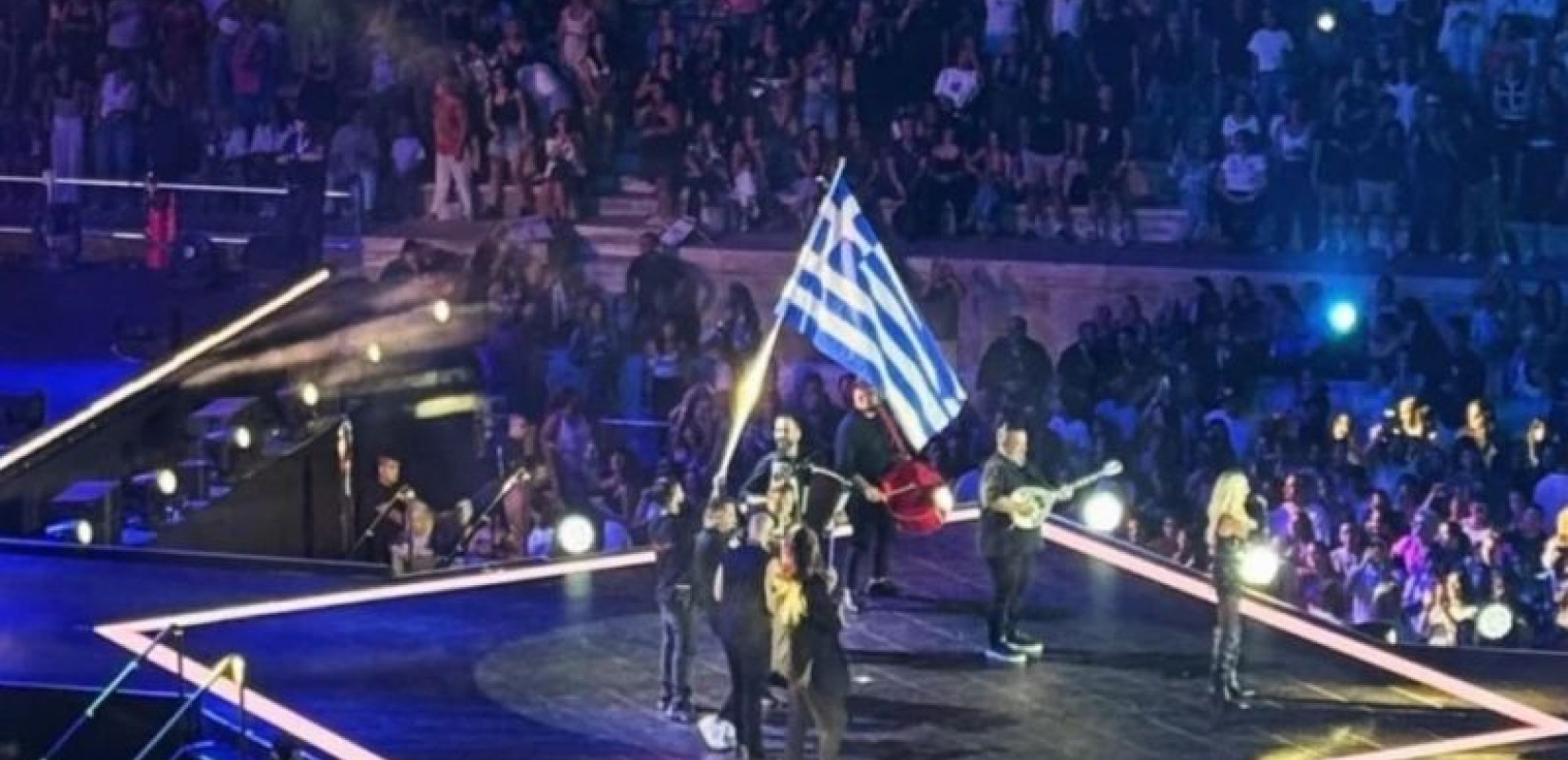 Η Άννα Βίσση αποθέωσε την Εθνική μέσα από το Καλλιμάρμαρο - «Πετάνε τα παιδιά, τραγουδήστε τους!» (βίντεο) Η Άννα Βίσση αποθέωσε την Εθνική μέσα από το Καλλιμάρμαρο - «Πετάνε τα παιδιά, τραγουδήστε τους!» (βίντεο)
