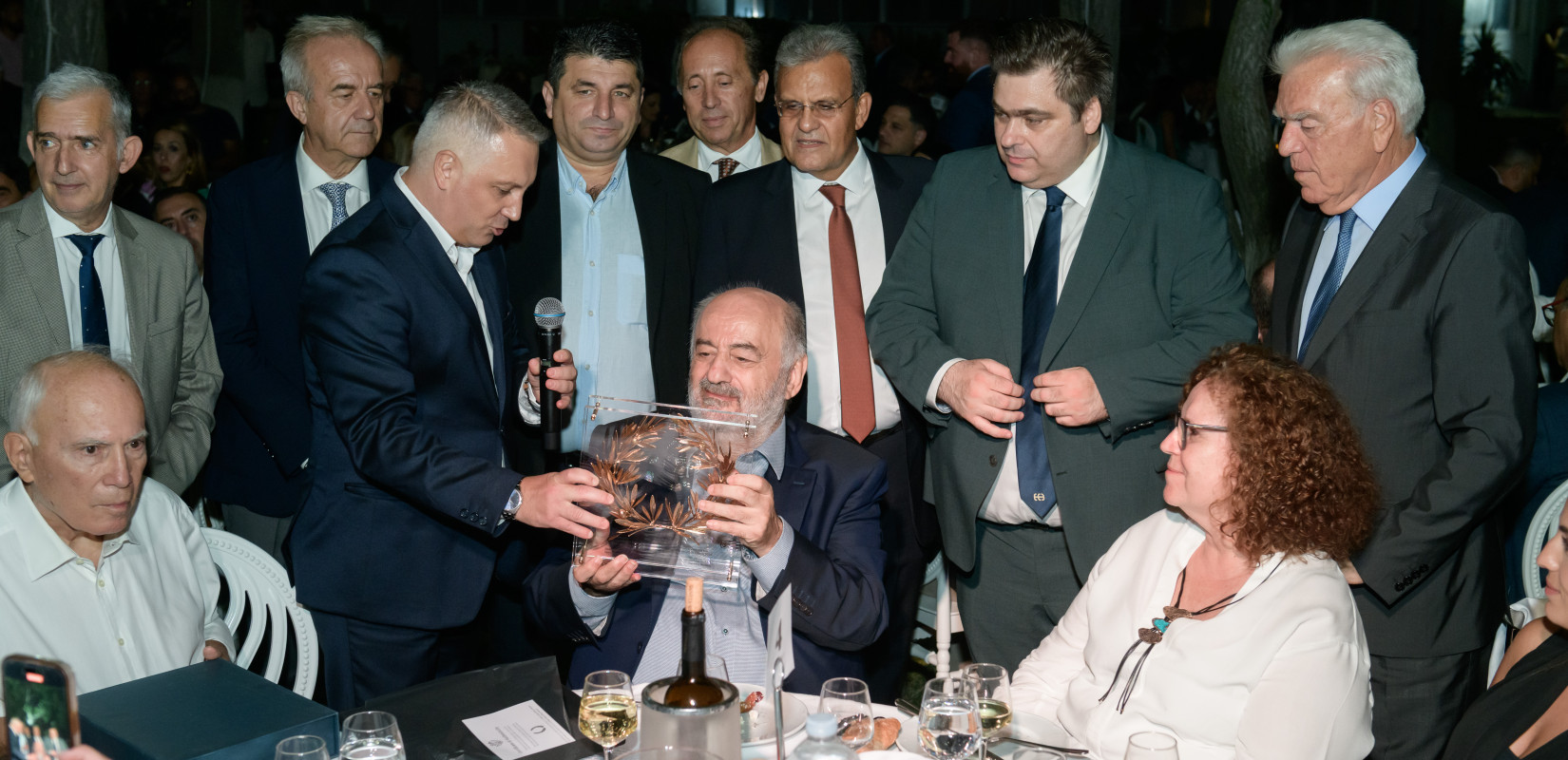 Μιχάλης Ζορπίδης: Τιμήθηκε για την πολυετή προσφορά του στον Επιμελητηριακό Θεσμό ο Μακροβιότερος Πρόεδρος του ΕΕΘ