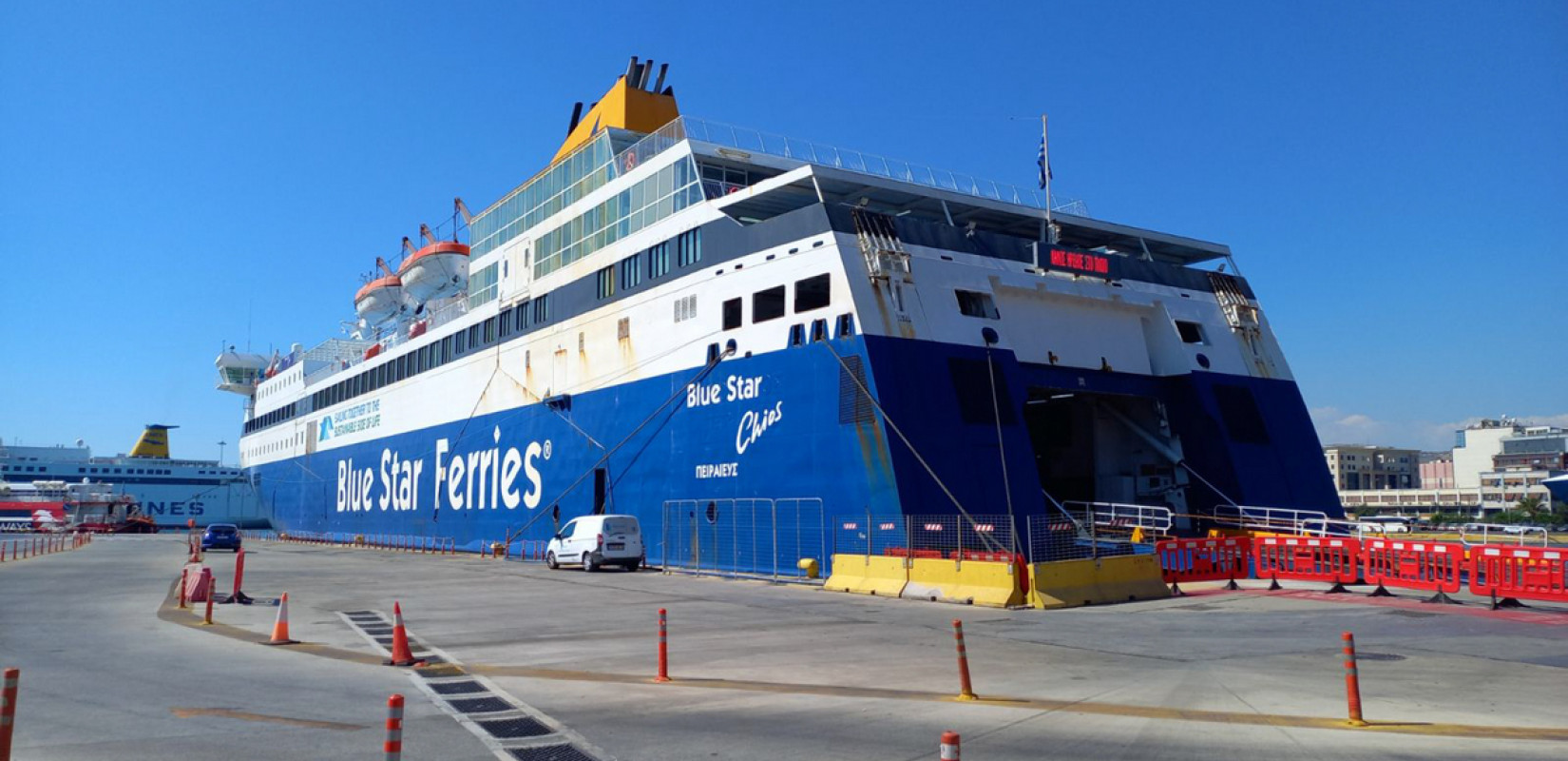 Σύλληψη Πλοιάρχου και Α΄ Μηχανικού του «Blue Star Χίος» μετά τον θάνατο 20χρονου ναυτικού