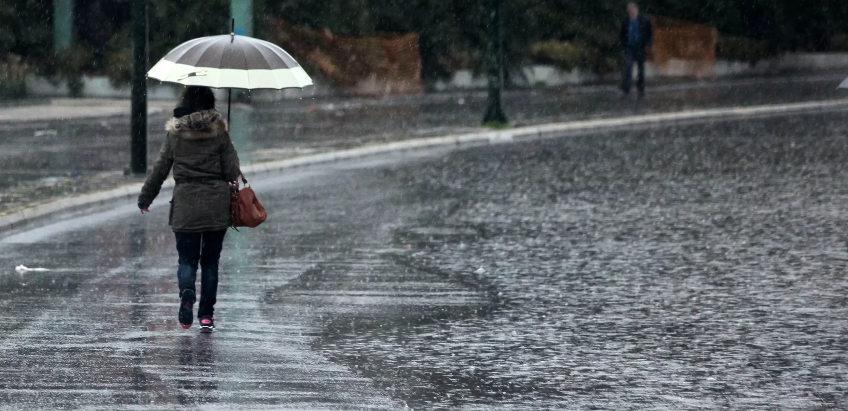 Με τοπικές χαλαζοπτώσεις εντείνονται τα φαινόμενα της κακοκαιρίας «Αντέλ» - Που θα «χτυπήσουν»