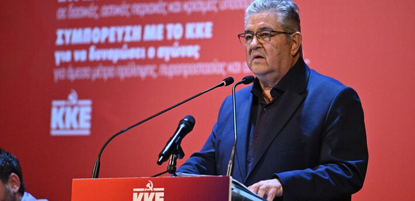 Ο Δ. Κουτσούμπας σε αποκαλυπτήρια προτομής του Άρη Βελουχιώτη στην Πετρούπολη