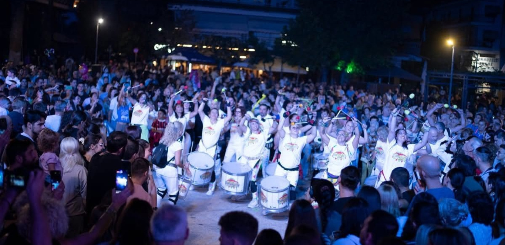 Θεσσαλονίκη: Χιλιάδες κόσμου στη Λευκή Νύχτα του Δήμου Παύλου Μελά