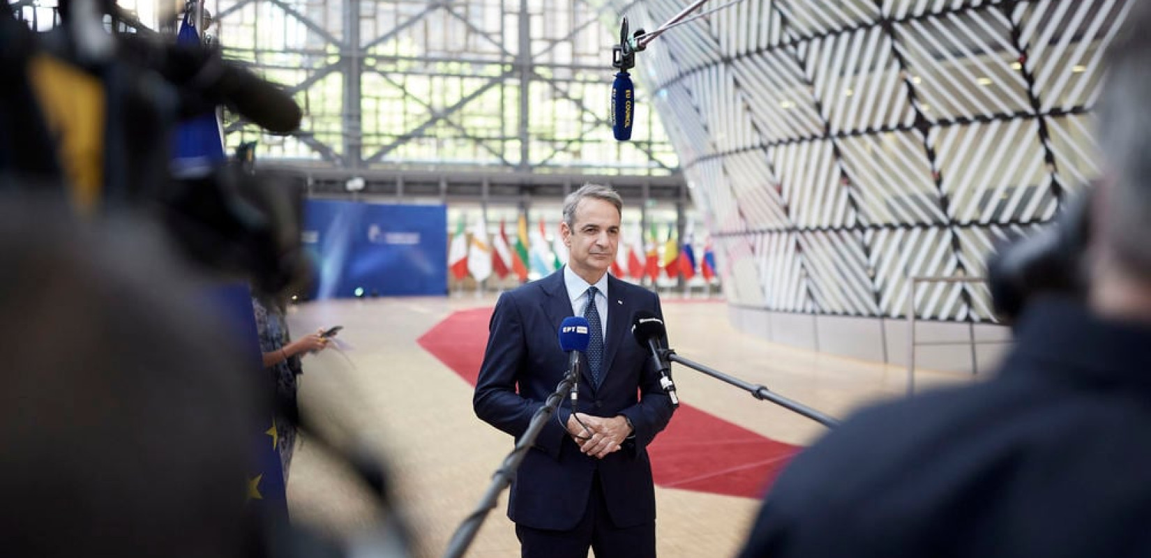 Μητσοτάκης από Κοπεγχάγη: «Ήρθε η ώρα για ευρωπαϊκά αμυντικά έργα και τείχος από drones»