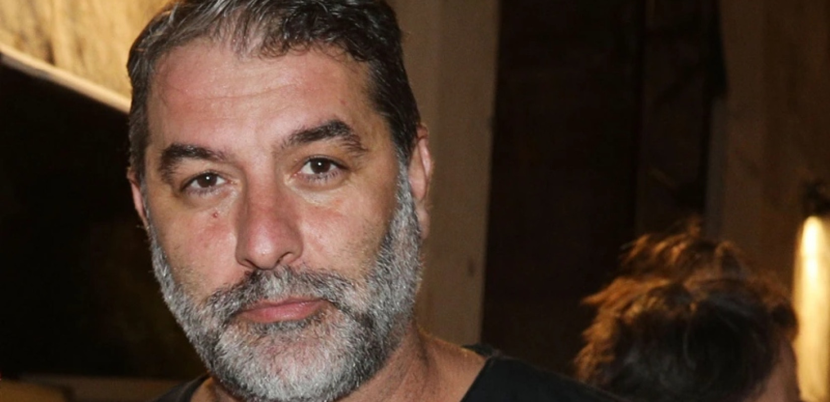 Στον εισαγγελέα ο Βασίλης Μπισμπίκης – Τον βαραίνουν κατηγορίες για πρόκληση ζημιών και εγκατάλειψη τροχαίου