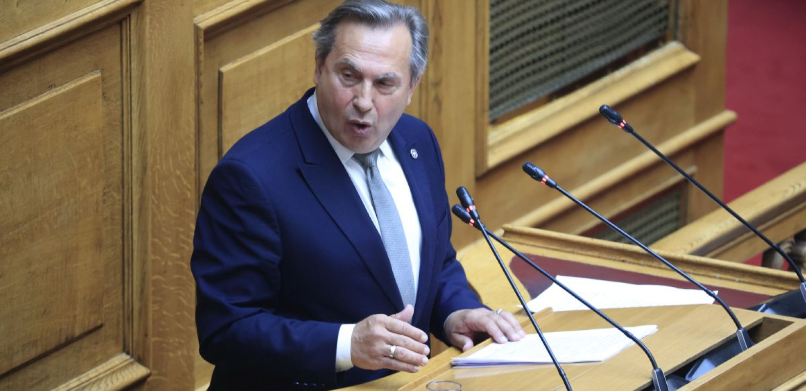 Διαγράφηκε ο βουλευτής Νίκος Βρεττός από το κόμμα «Νίκη»
