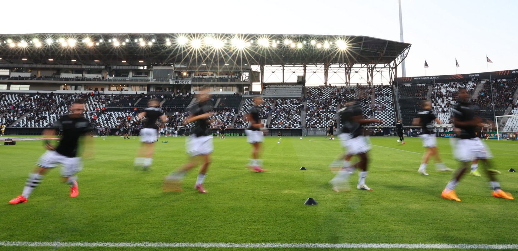 ΠΑΟΚ - Μακάμπι Τελ Αβίβ: Όμορφη ατμόσφαιρα στην Τούμπα - Οι ενδεκάδες των δύο ομάδων