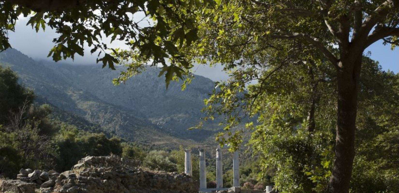 Σαμοθράκη, Ιερό των Μεγάλων Θεών, 'Αποψη του Ιερού από το Κεντρικό Ιερό. Φωτογραφία B.D. Wescoat
