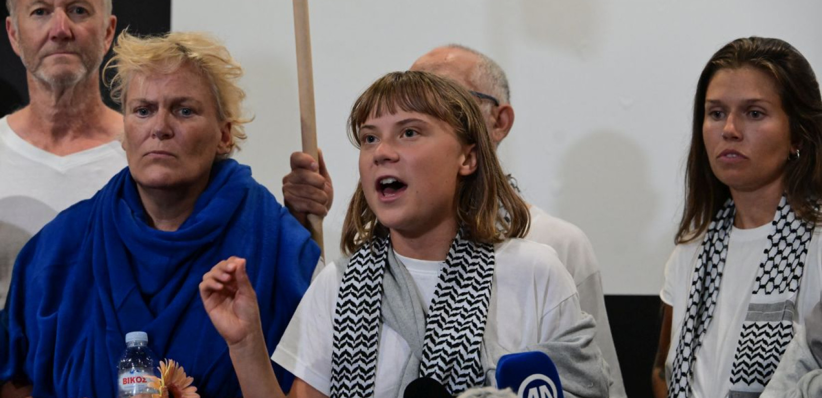 Η Σουηδή ακτιβίστρια Γκρέτα Τούνμπεργκ συνελήφθη σε διαδήλωση υπέρ των Παλαιστινίων στο Λονδίνο