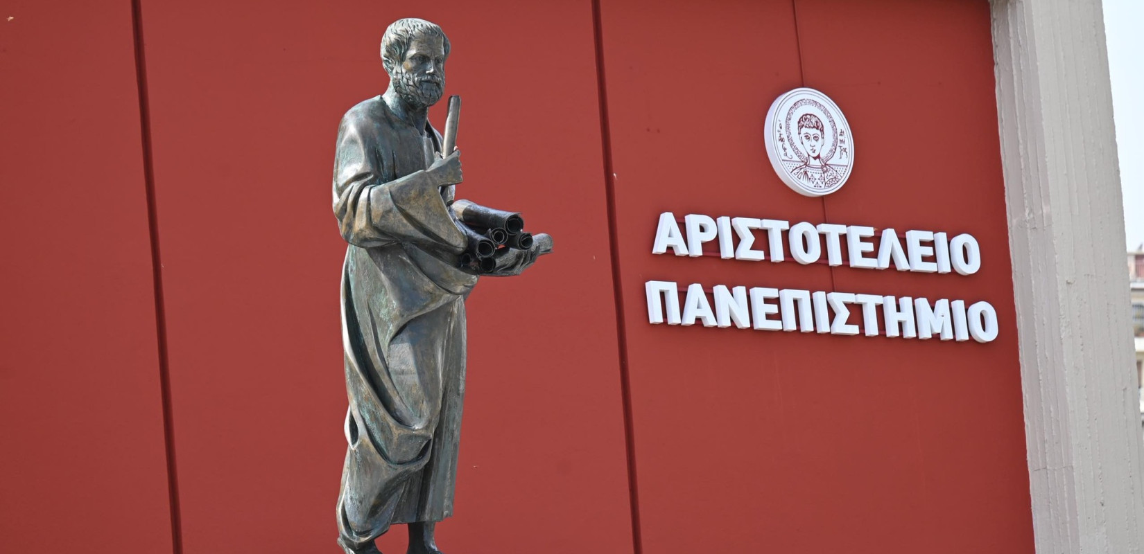 ΑΠΘ: Μπορεί να καταργήθηκε η ένστολη πανεπιστημιακή αστυνομία, αλλά αυτή με πολιτικά εξακολουθεί να κάνει κουμάντο