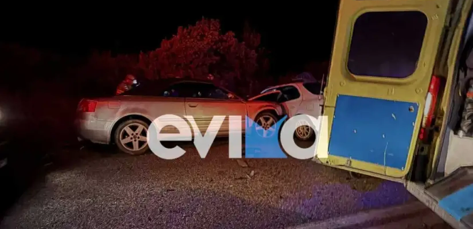 Σύγκρουση δύο ΙΧ στην Εύβοια - Τρεις τραυματίες