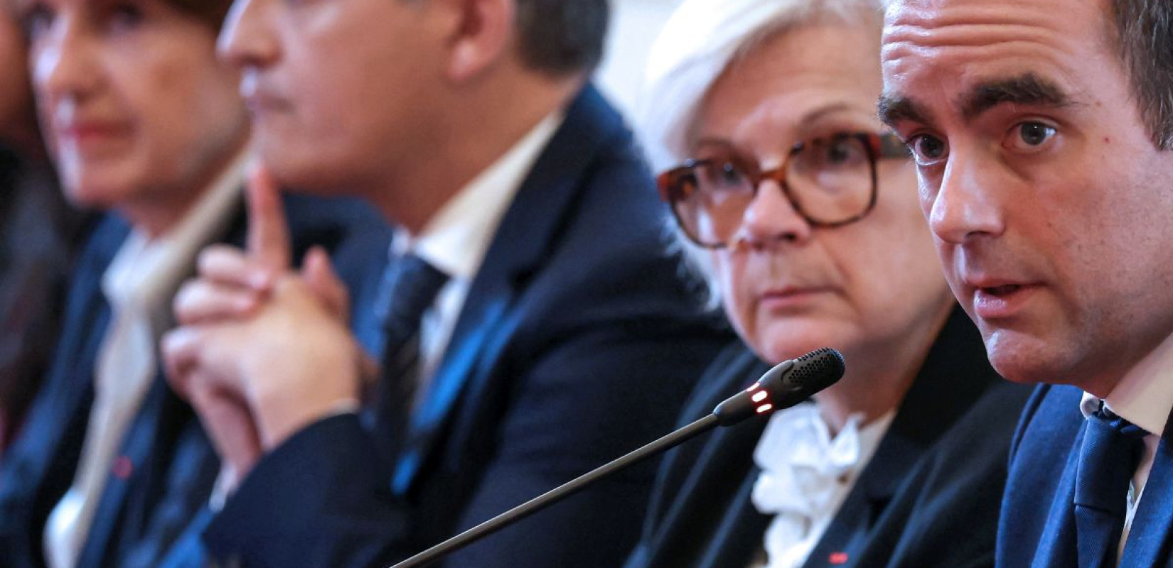 Γαλλία: «Ψαλίδι» 31 δισ. ευρώ στον προϋπολογισμό του 2026 ετοιμάζει ο Λεκορνί