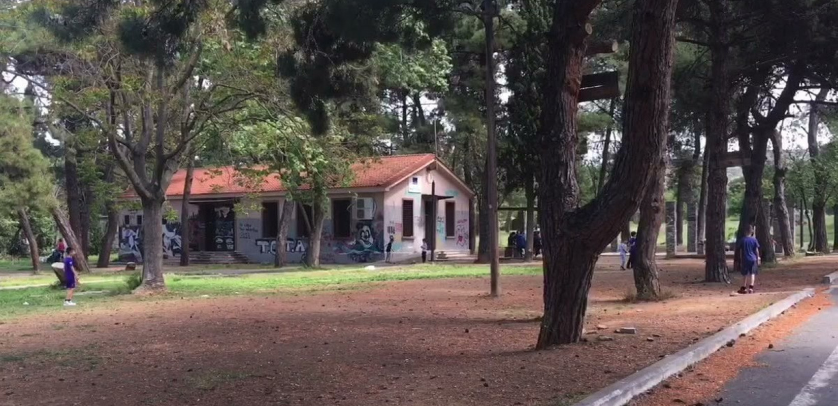 Στρατόπεδο Καρατάσιου: Δεν κάνει πίσω ο δήμος στη διεκδίκησή του - «Δεν κόβουμε τον ομφάλιο λώρο στις διαπραγματεύσεις» δηλώνει η διοίκηση