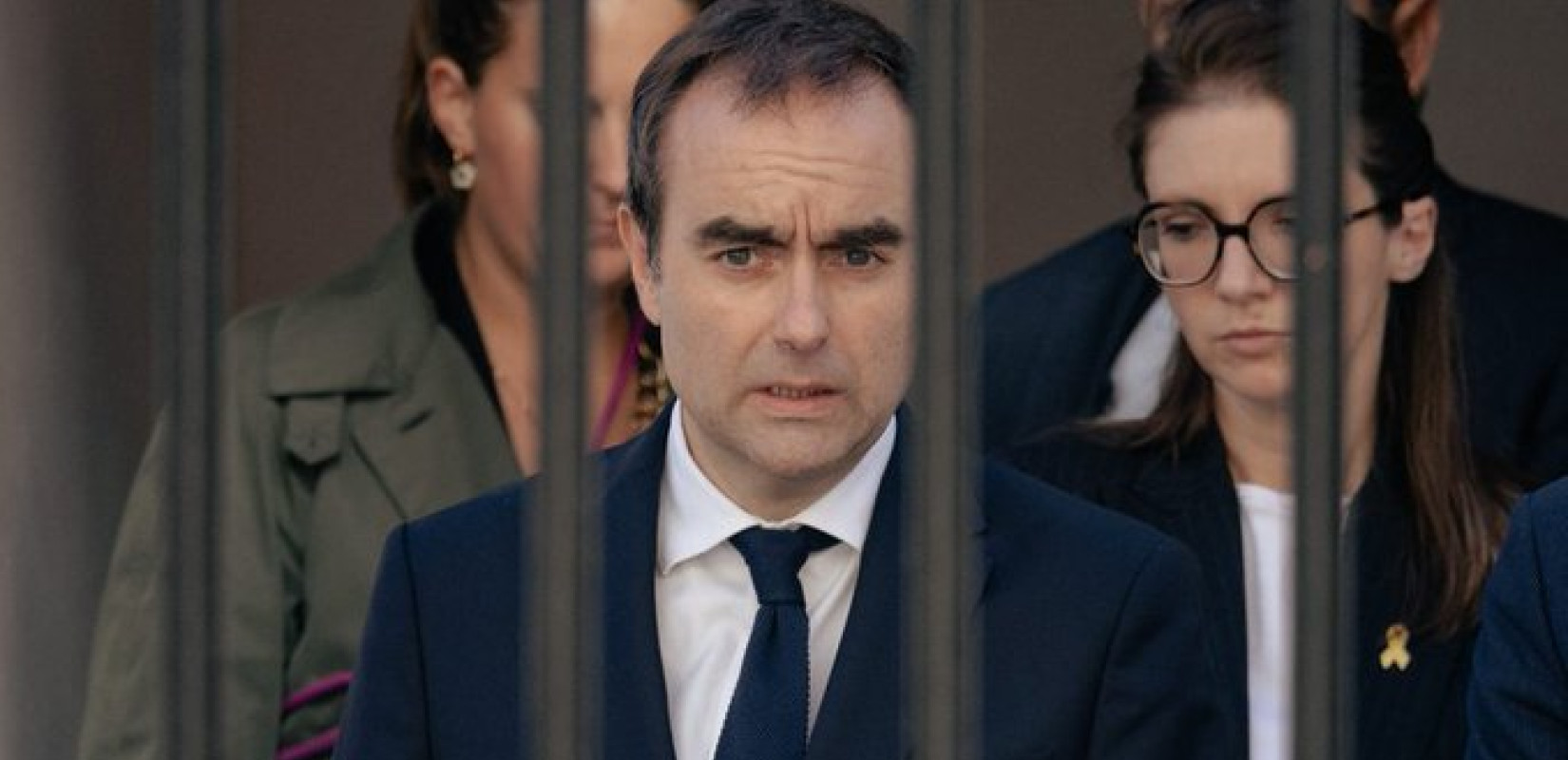Σε πολιτικό αδιέξοδο η Γαλλία: Xωρίς αποτέλεσμα η συνάντηση Λεκορνί - Σοσιαλιστικού κόμματος