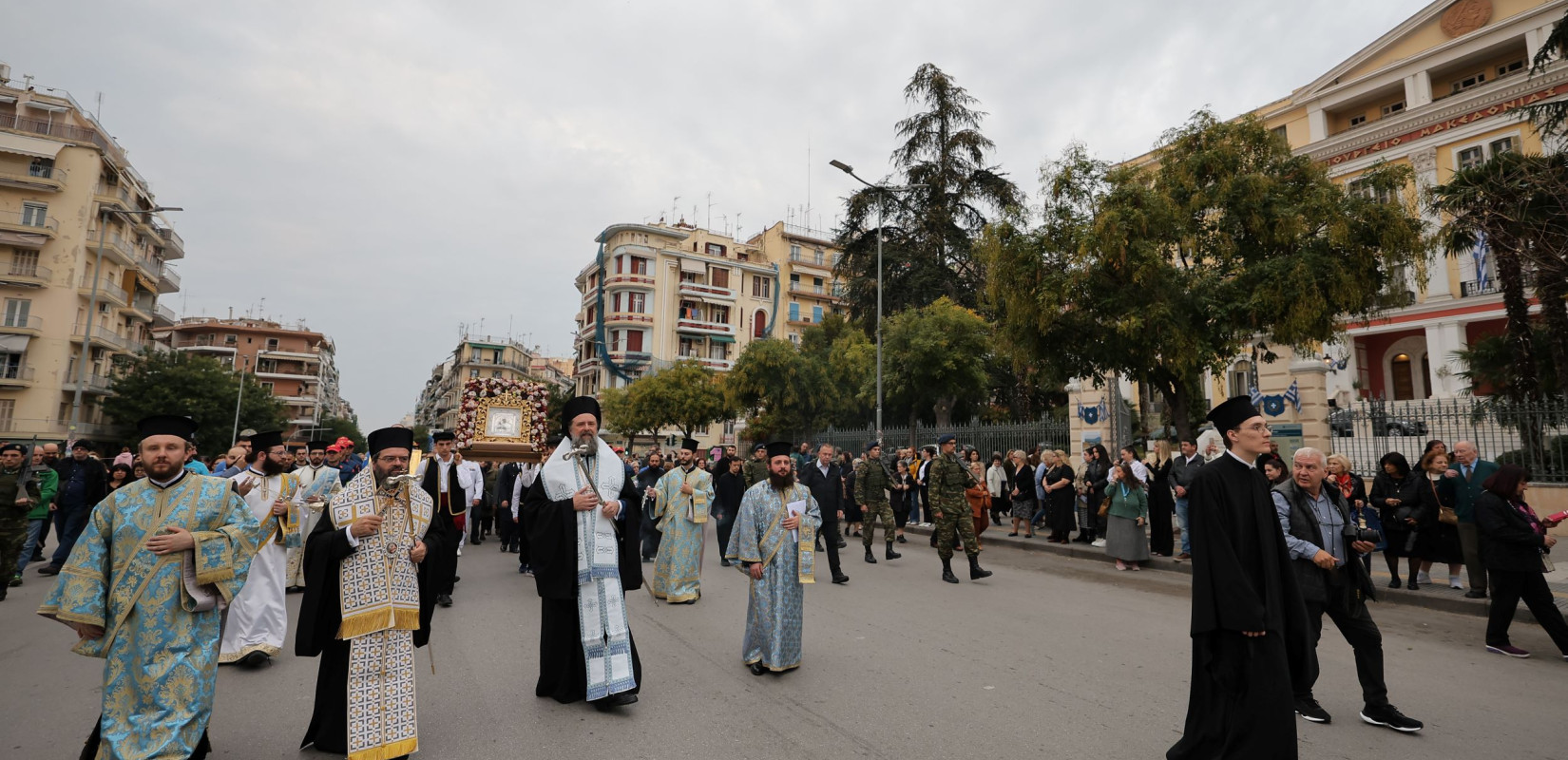 Θεσσαλονίκη: Πλήθος κόσμου στην περιφορά της ιερής εικόνας της Παναγίας Φανερωμένης «Βαθυρρύακος» (βίντεο)