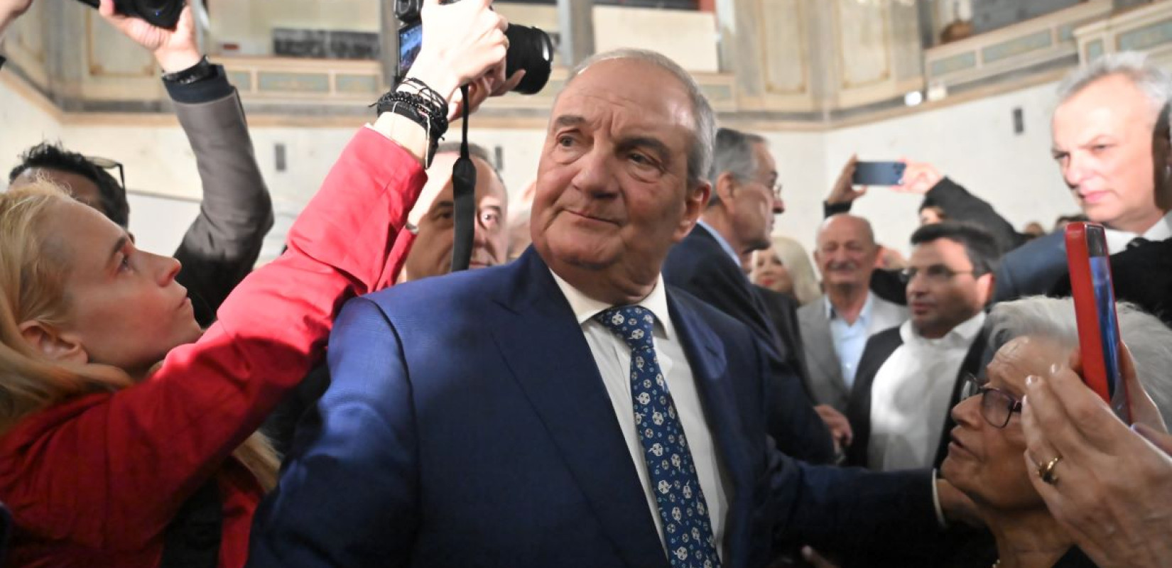 Παρέμβαση Κώστα Καραμανλή για τους θεσμούς και το πολιτικό σύστημα - Τι λένε από το Μαξίμου
