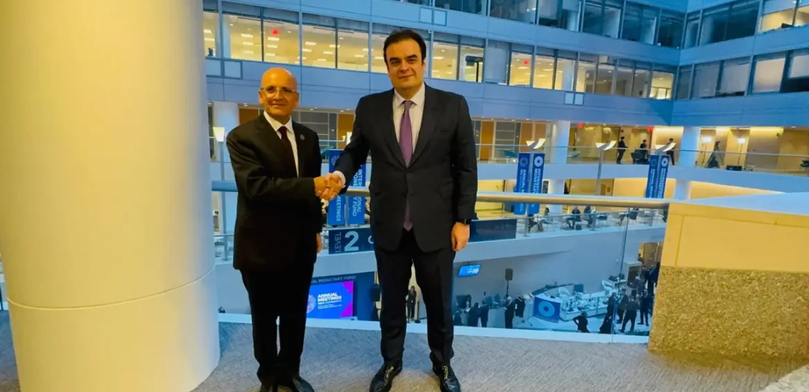 Συνάντηση Πιερρακάκη με τον ΥΠΟΙΚ της Τουρκίας στην Ουάσιγκτον