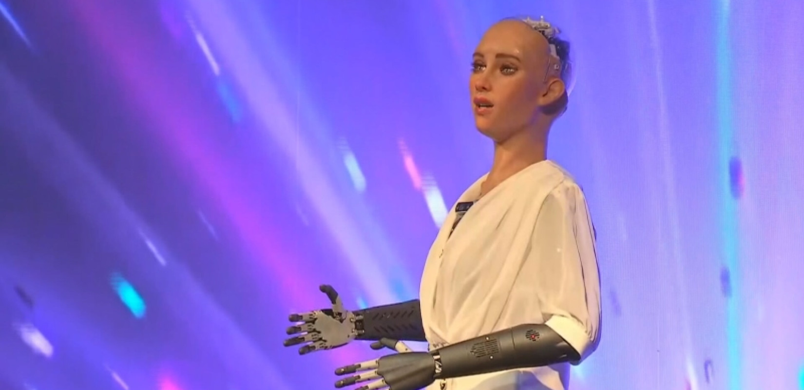 Η Sophia the Robot «συνταγογραφεί» το μέλλον της φαρμακευτικής φροντίδας στη Θεσσαλονίκη