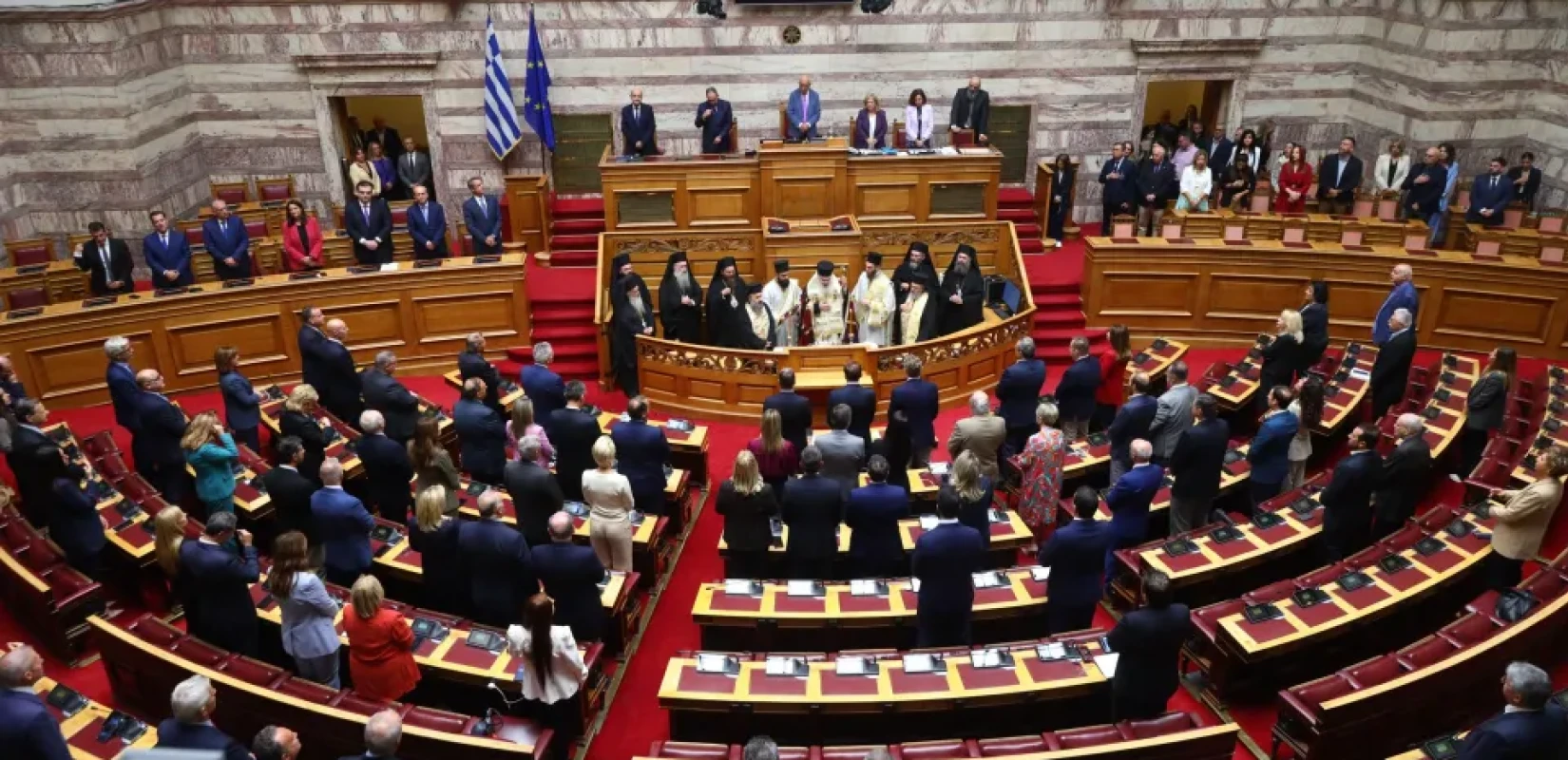 Tελέστηκε ο αγιασμός για Γ' Σύνοδο της Βουλής - To μήνυμα του Αρχιεπισκόπου Ιερώνυμου