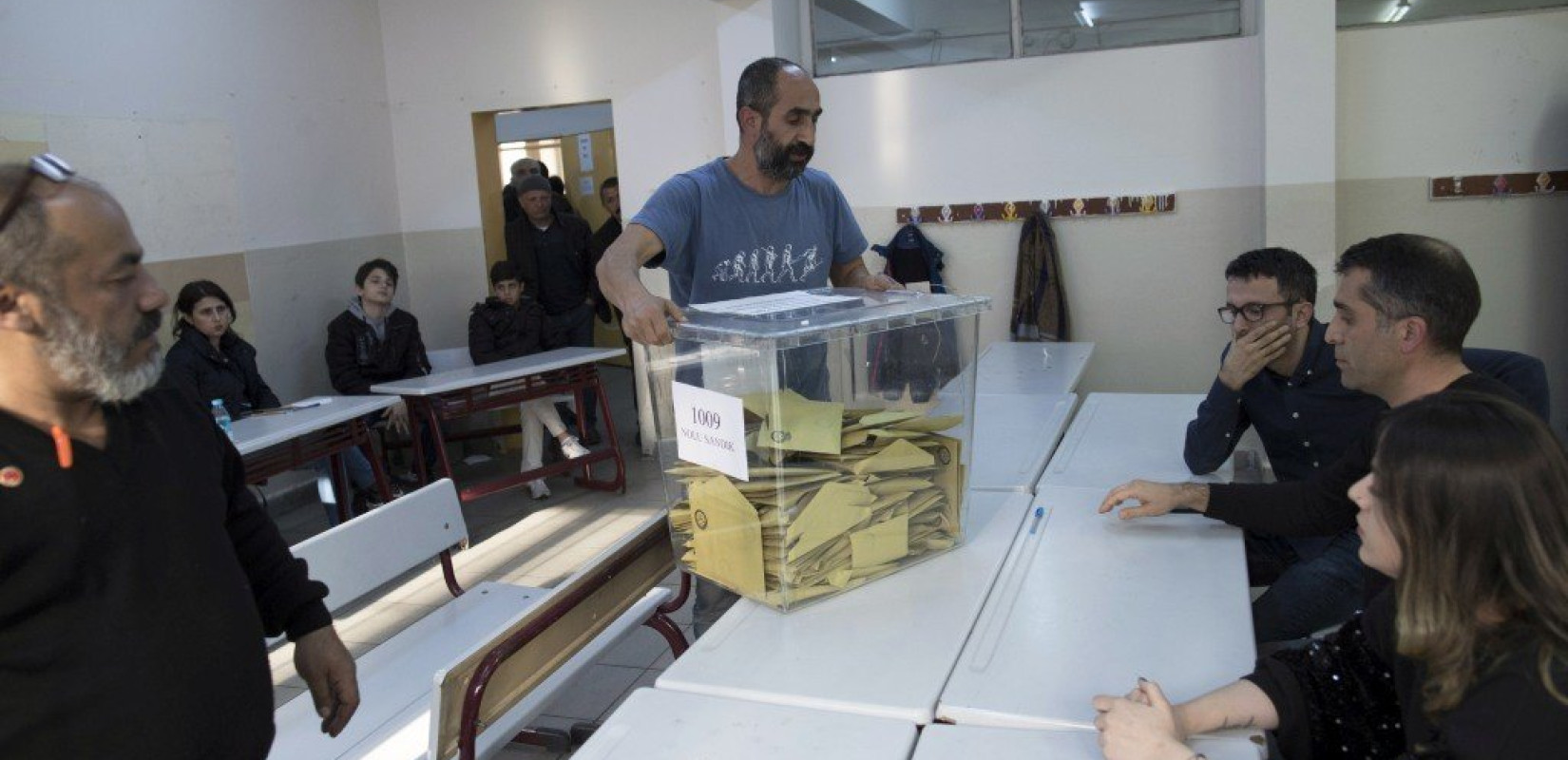 Τουρκία: Εκλογικοί αξιωματούχοι κατηγορούνται ότι είχαν σχέσεις με "τρομοκρατική οργάνωση" 