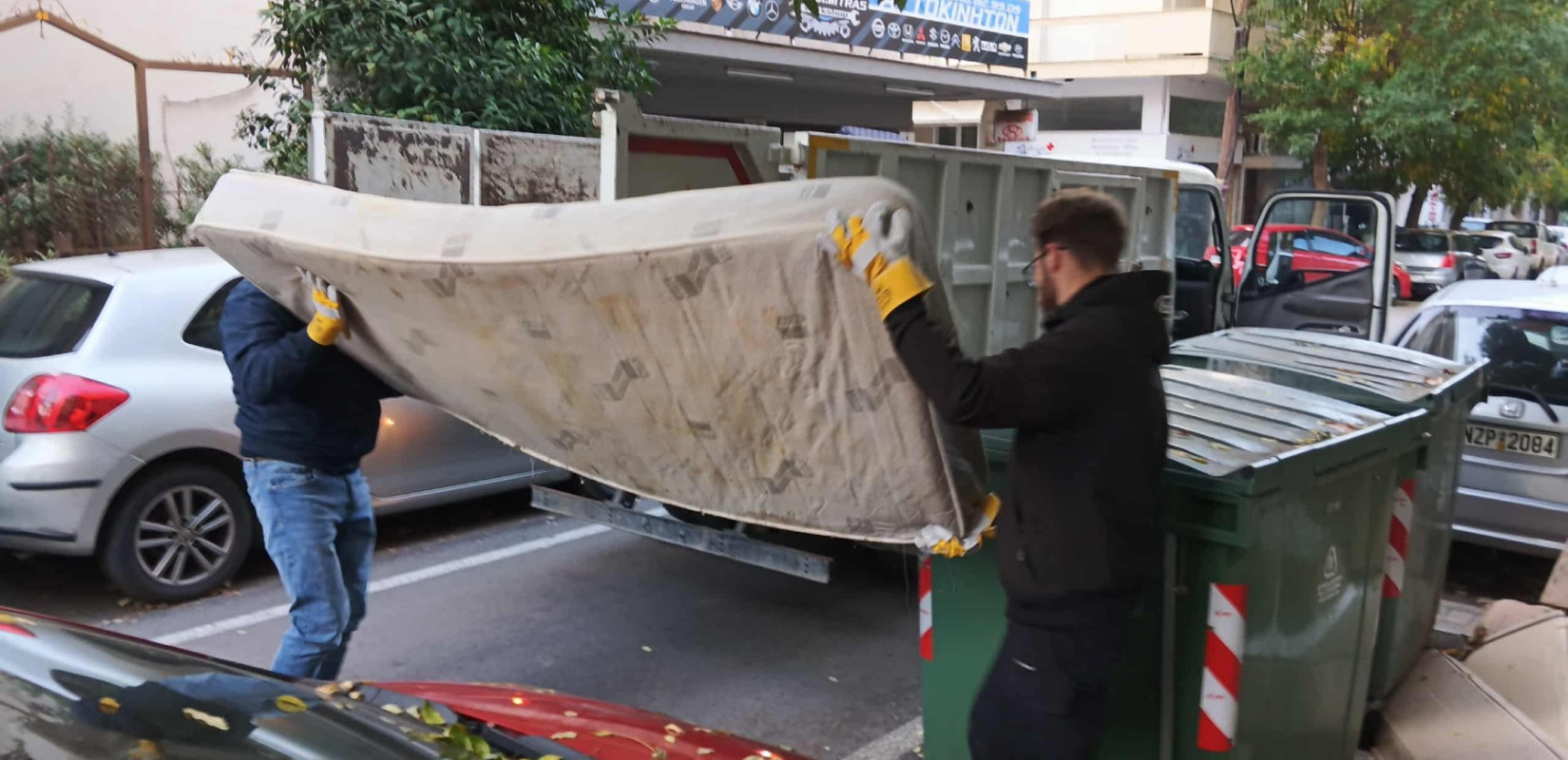 Μπάζα στο Μηδέν: Σε εξέλιξη η διήμερη δράση αποκομιδής ογκωδών του Δήμου Θεσσαλονίκης (βίντεο)