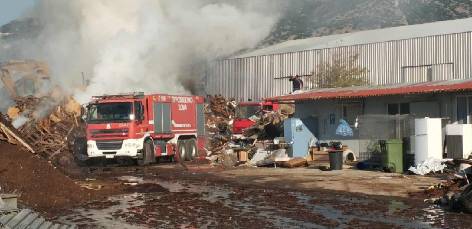 Σέρρες: Οριοθετήθηκε η φωτιά σε εργοστάσιο πέλλετ στο Νέο Σούλι - Ισχυρές πυροσβεστικές δυνάμεις στο σημείο Σέρρες: Οριοθετήθηκε η φωτιά σε εργοστάσιο πέλλετ στο Νέο Σούλι - Ισχυρές πυροσβεστικές δυνάμεις στο σημείο