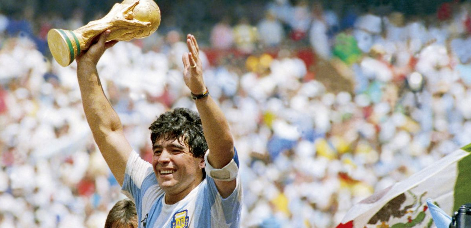 Ντιέγκο Μαραντόνα: Η μέρα που γεννήθηκε ο «Θεός του ποδοσφαίρου» (βίντεο) Ντιέγκο Μαραντόνα: Η μέρα που γεννήθηκε ο «Θεός του ποδοσφαίρου» (βίντεο)