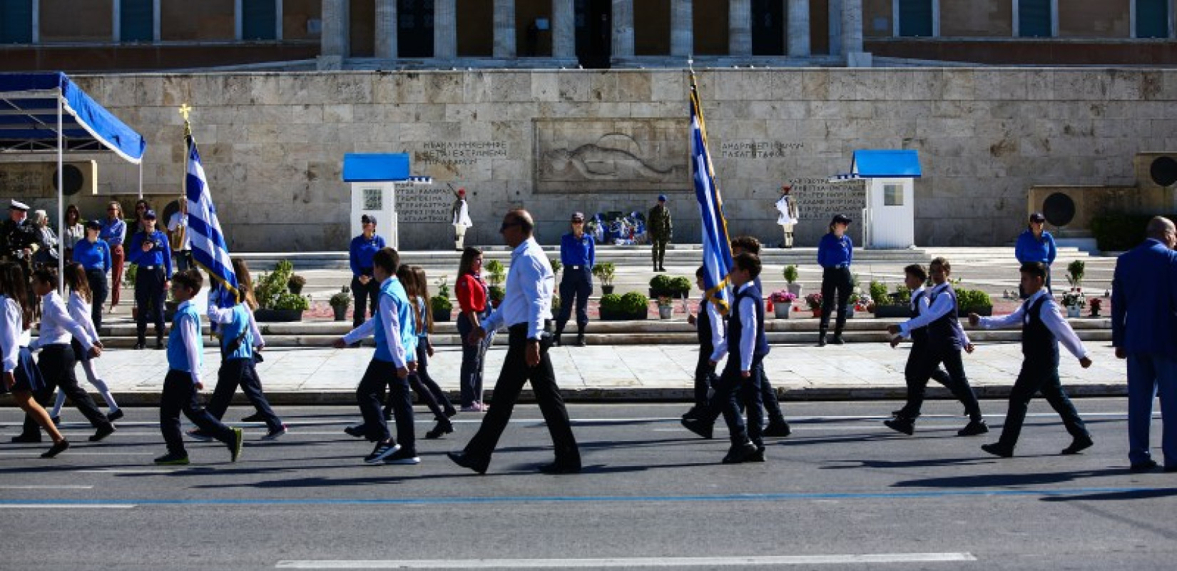 Η Αθήνα γιορτάζει την 28η Οκτωβρίου: Ολοκληρώθηκε η μαθητική παρέλαση Η Αθήνα γιορτάζει την 28η Οκτωβρίου: Ολοκληρώθηκε η μαθητική παρέλαση