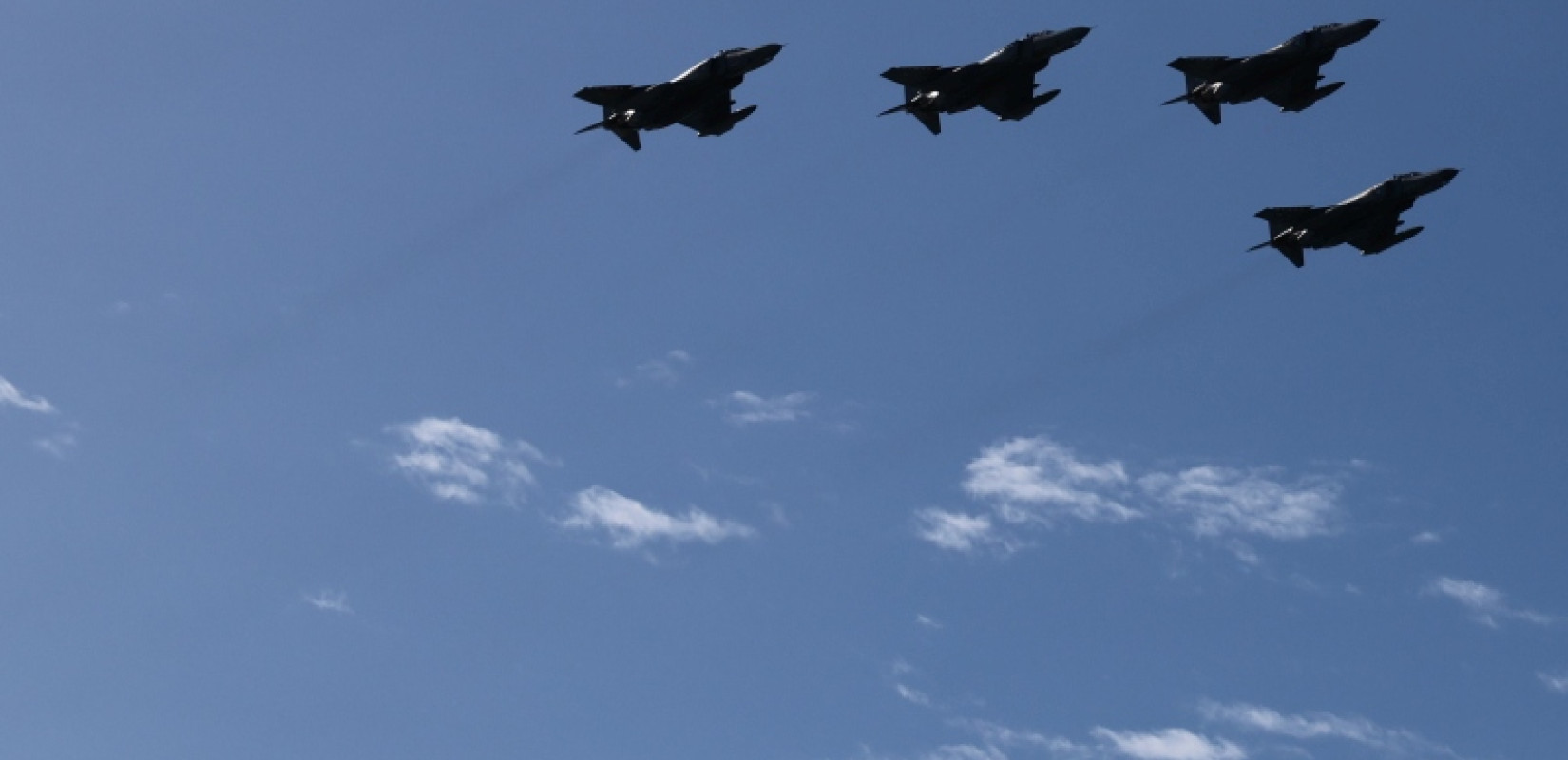 Θεσσαλονίκη: Ιστορικά Spitfire, Harvard και σύγχρονα ελικόπτερα εντυπωσίασαν στη στρατιωτική παρέλαση (βίντεο) Θεσσαλονίκη: Ιστορικά Spitfire, Harvard και σύγχρονα ελικόπτερα εντυπωσίασαν στη στρατιωτική παρέλαση (βίντεο)