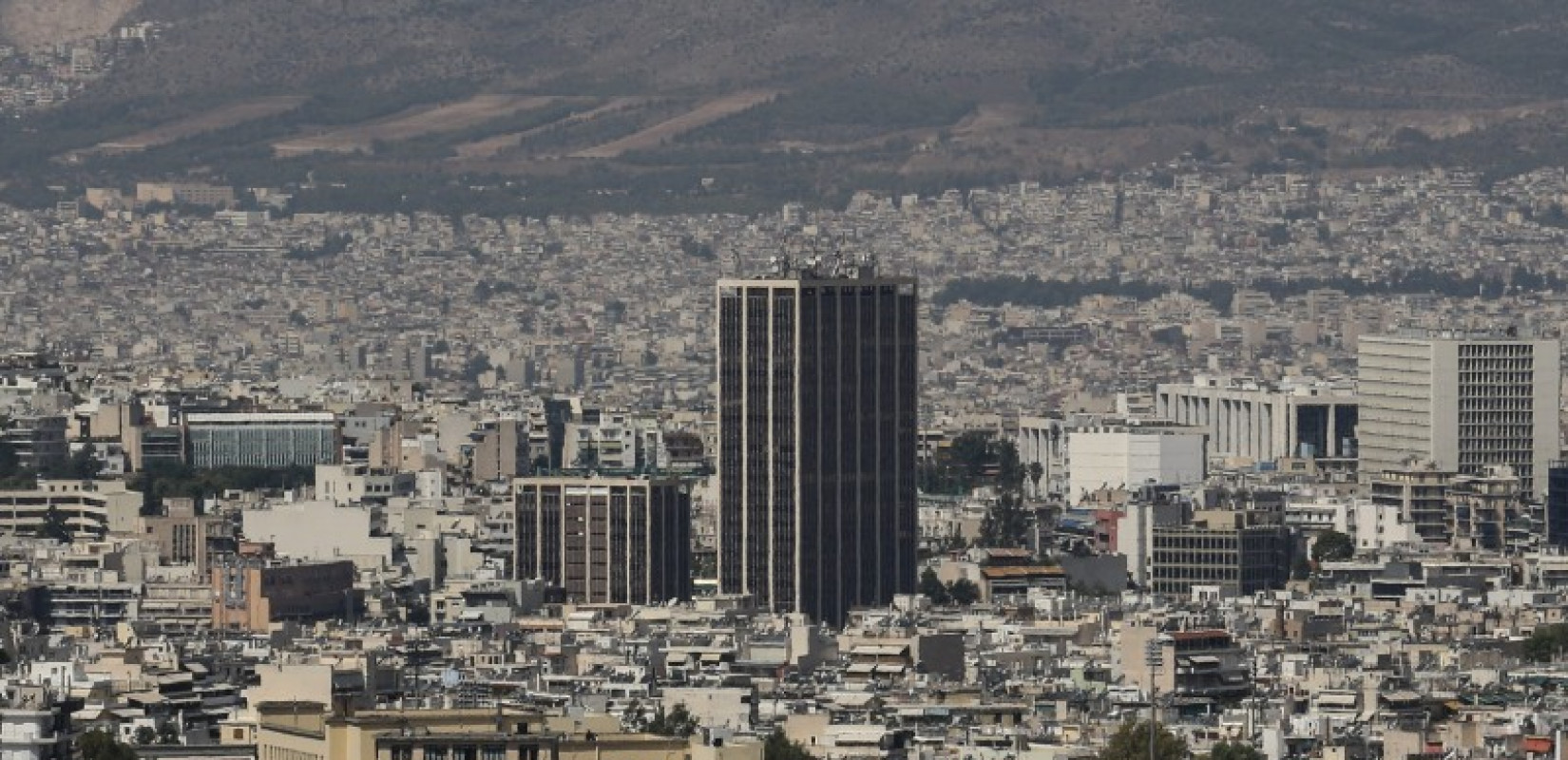 Λήξη συναγερμού για τη φωτιά σε υπόγειο του Πύργου Αθηνών Λήξη συναγερμού για τη φωτιά σε υπόγειο του Πύργου Αθηνών