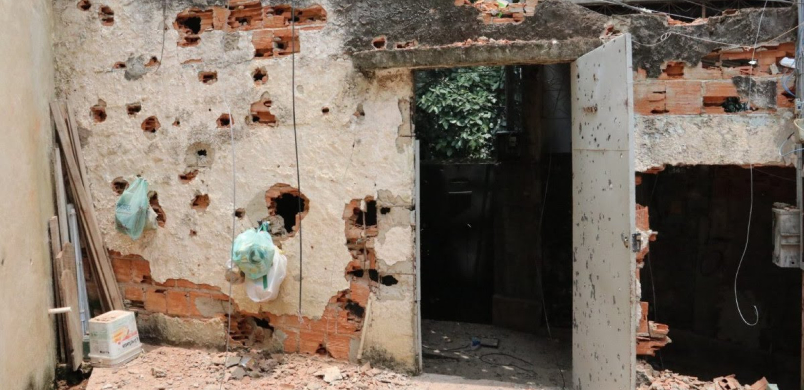 Βραζιλία: 132 νεκροί στην αστυνομική επιχείρηση στο Ρίο - Γεμάτοι σορούς οι δρόμοι, συγκλονιστικά βίντεο Βραζιλία: 132 νεκροί στην αστυνομική επιχείρηση στο Ρίο - Γεμάτοι σορούς οι δρόμοι, συγκλονιστικά βίντεο