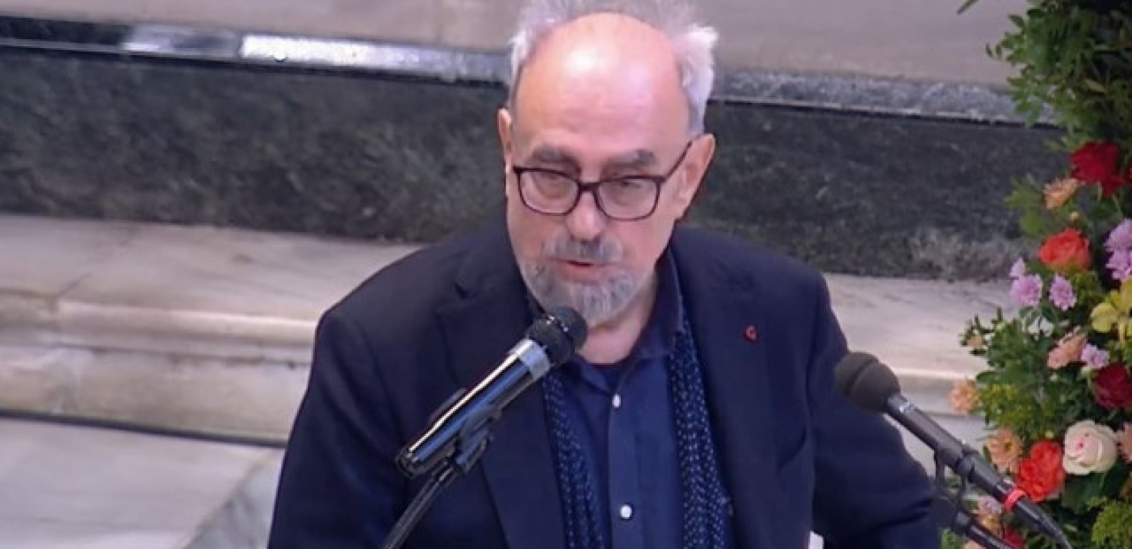 Γιώργος Σκαμπαρδώνης για Σαββόπουλο: «Ήρθα από τη Θεσσαλονίκη να σου μεταφέρω την οδύνη της πόλης» (βίντεο) Γιώργος Σκαμπαρδώνης για Σαββόπουλο: «Ήρθα από τη Θεσσαλονίκη να σου μεταφέρω την οδύνη της πόλης» (βίντεο)
