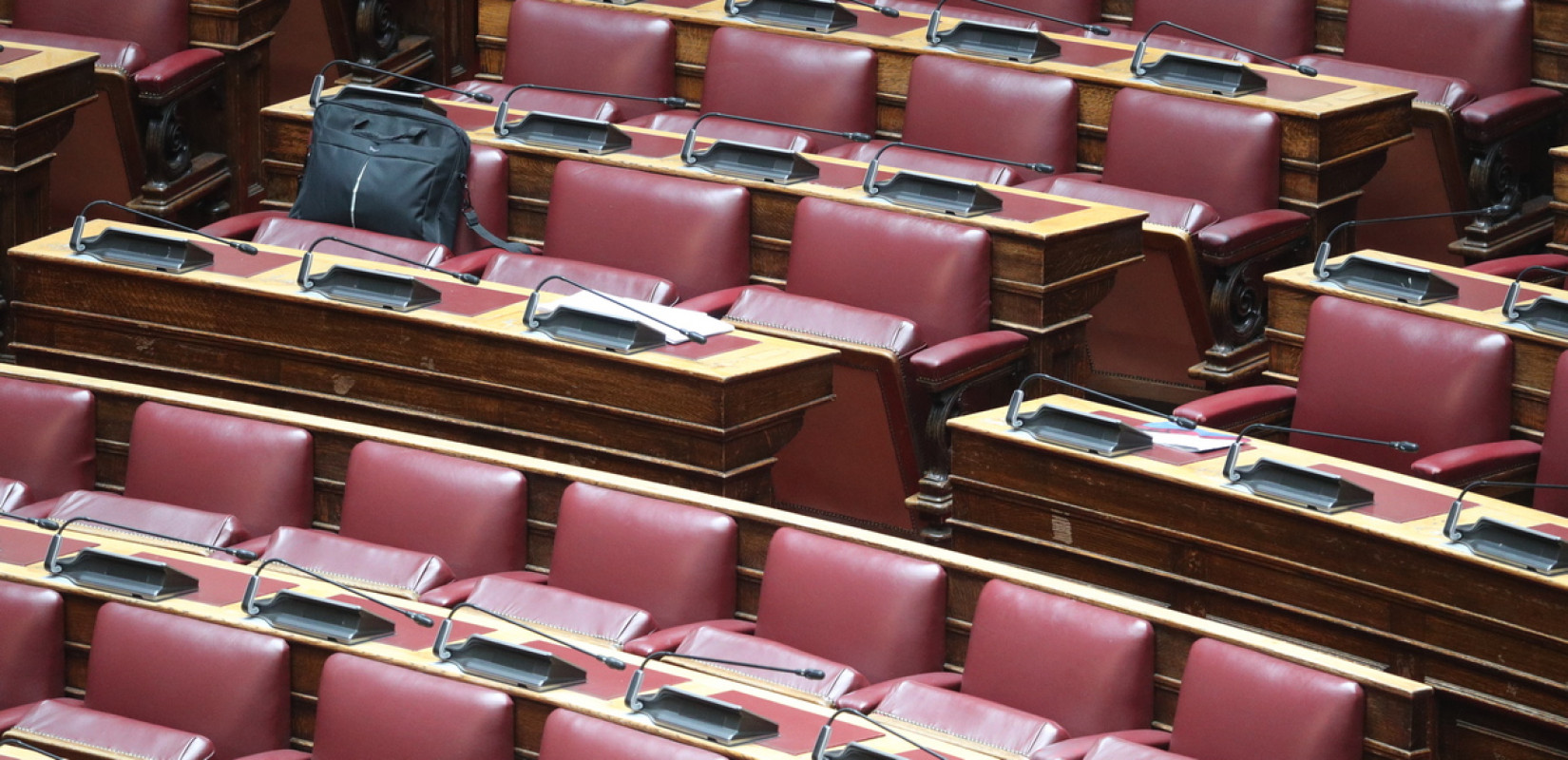 Αντιπολίτευση: Η «κινούμενη άμμος» της Κεντροαριστεράς και το «αγκάθι» Τσίπρας