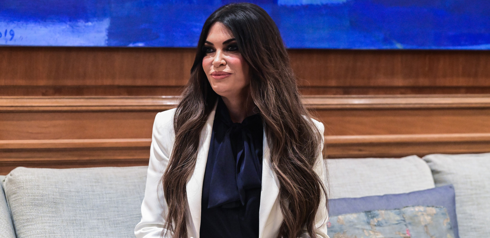 Επίθεση της Κινεζικής πρεσβείας στην Κίμπερλι Γκίλφοϊλ για το λιμάνι του Πειραιά