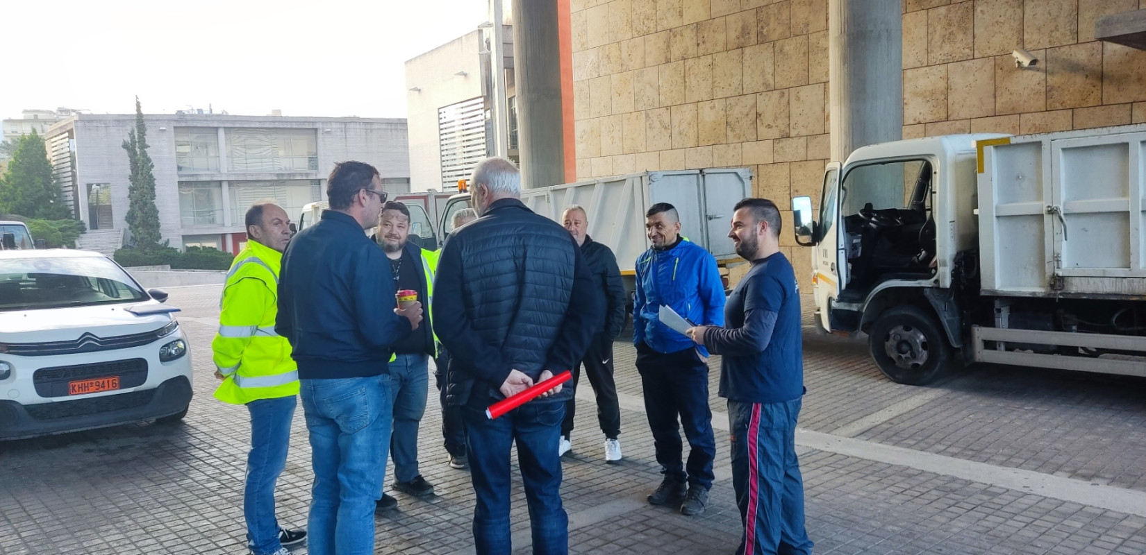 Δήμος Θεσσαλονίκης: Στα δυτικά σήμερα η αποκομιδή ογκωδών με τους Cleaningans - Χτες γέμισαν 5 φορτηγά (βίντεο)