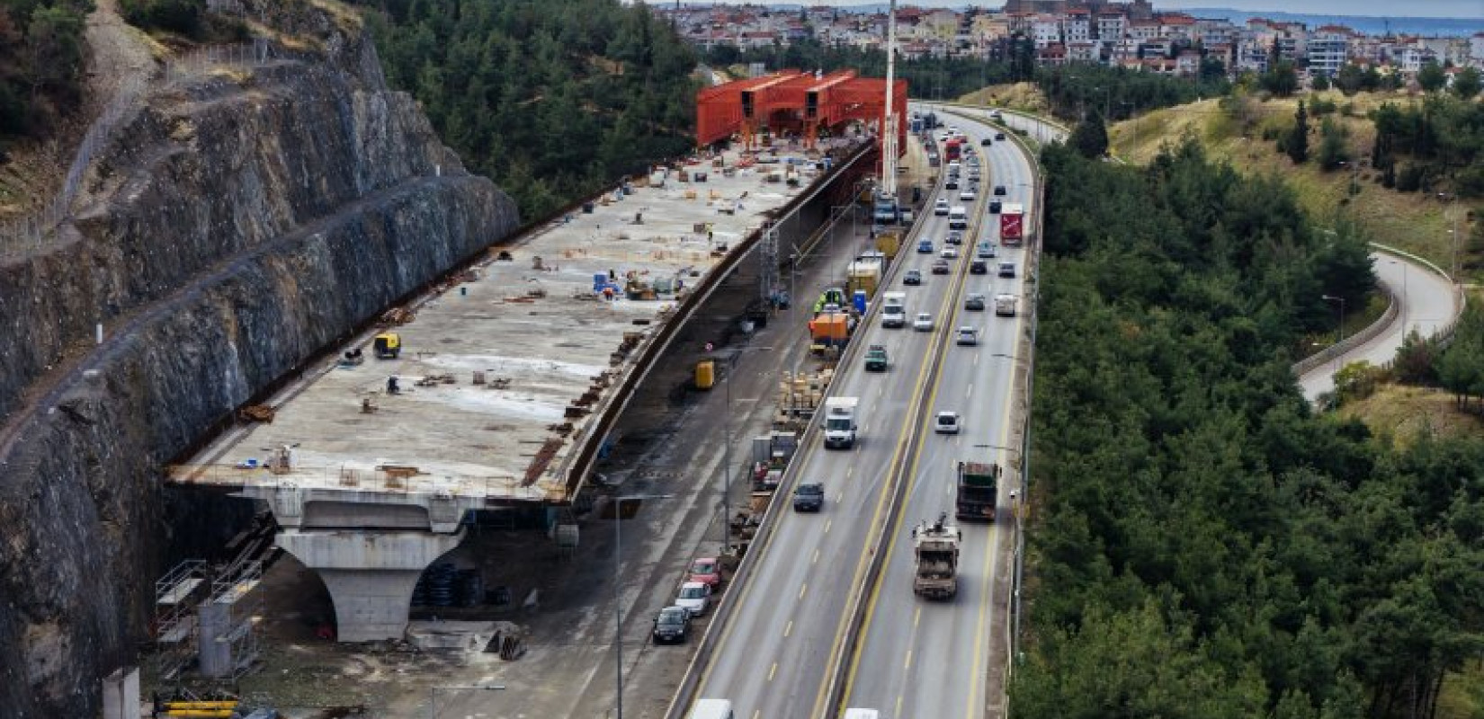 Flyover Θεσσαλονίκης: Η πρόοδος των έργων και οι αλλαγές στην Περιφερειακή Οδό μέσα από αεροφωτογραφίες