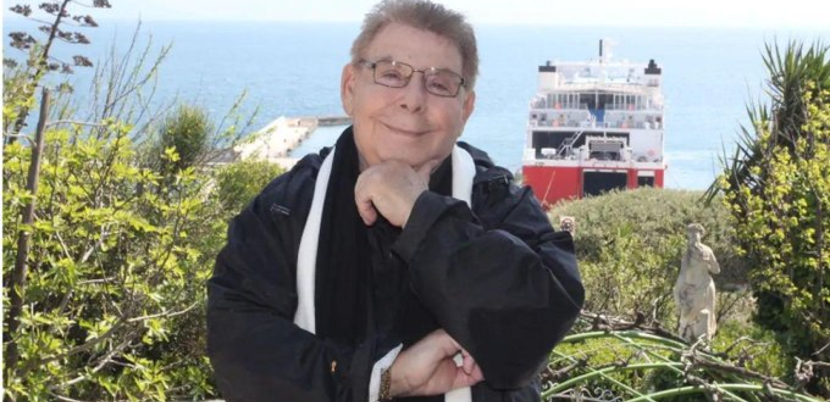 Γνωστός Έλληνας σχεδιαστής μόδας πουλά το ακίνητό του για να συντηρήσει 22 οικογένειες (βίντεο)