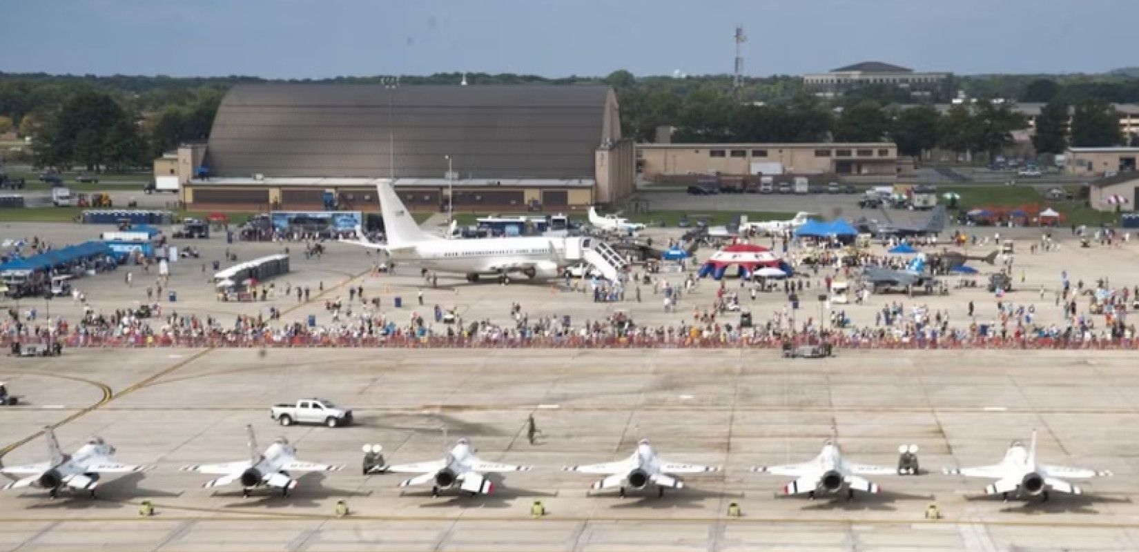 ΗΠΑ: Συναγερμός για πακέτο με λευκή σκόνη σε στρατιωτική βάση στο Μέριλαντ - Πολλά άτομα ασθένησαν, εκκενώθηκε η Joint Base Andrews