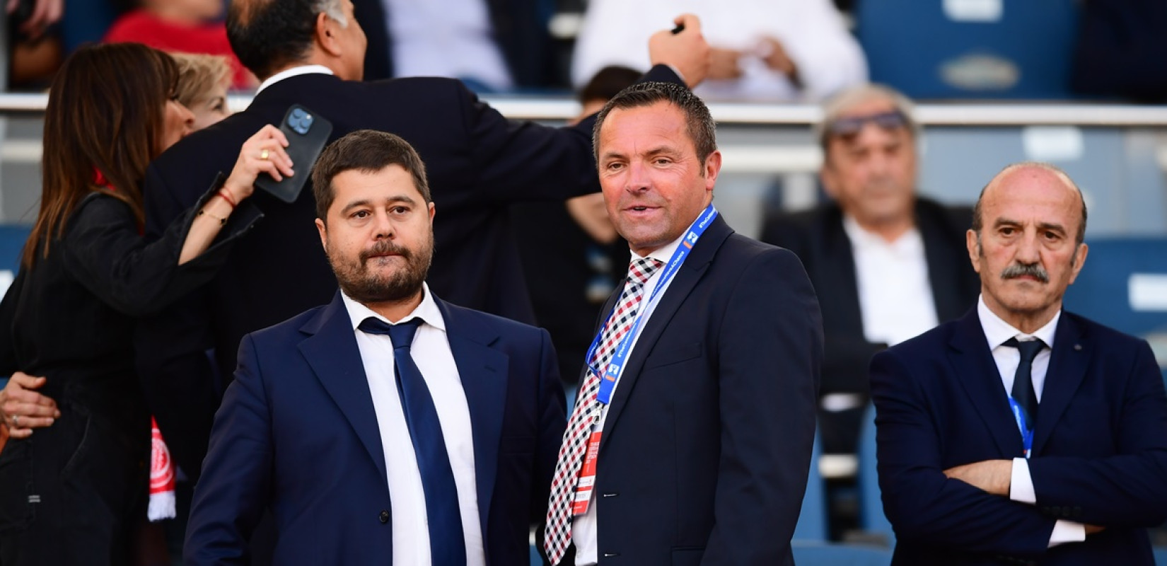 Super League: Το μόνιμο «αγκάθι» της διαιτησίας και το παρασκήνιο των επιθέσεων της ΑΕΚ στην ΚΕΔ